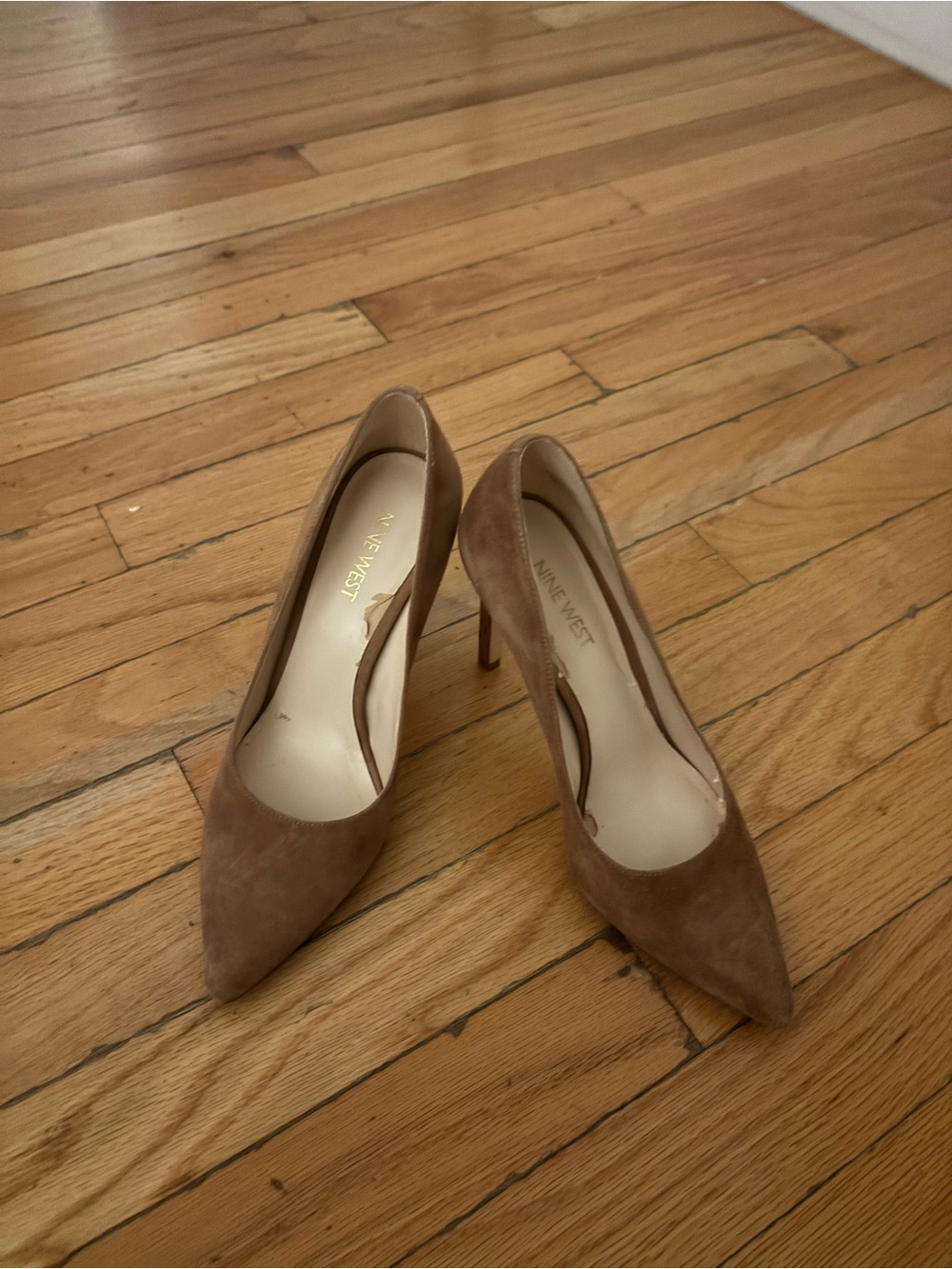 Nine West Women's Tan Suede Pointed-Toe Pumps Cork heel